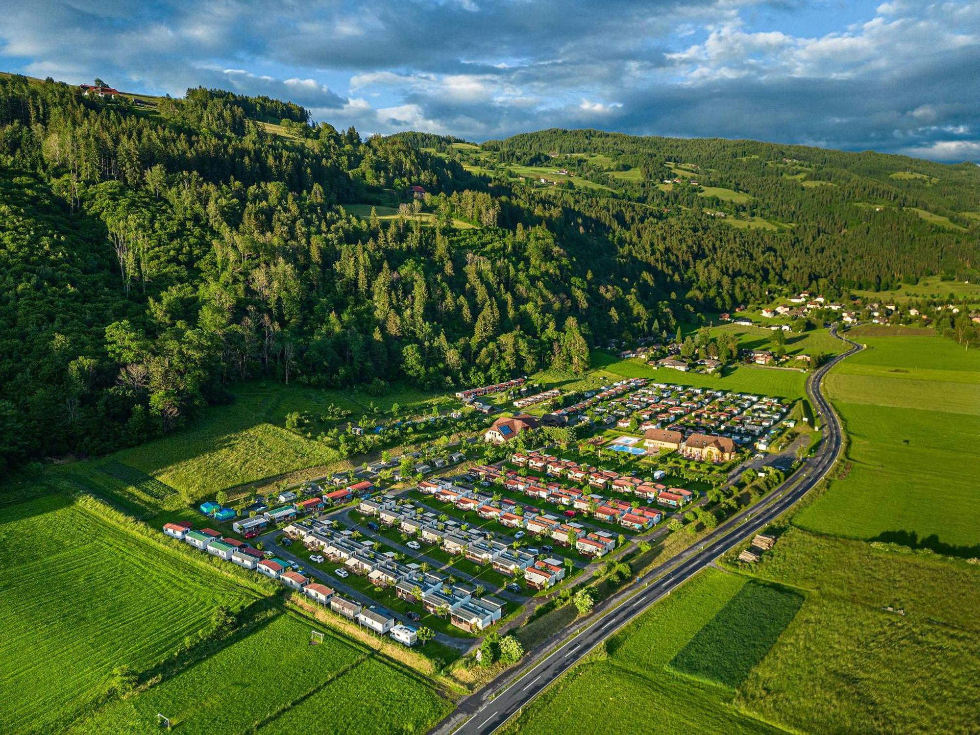 Albatross Mobile Homes On Camping Bella Austria Sankt Peter am Kammersberg Eksteriør billede